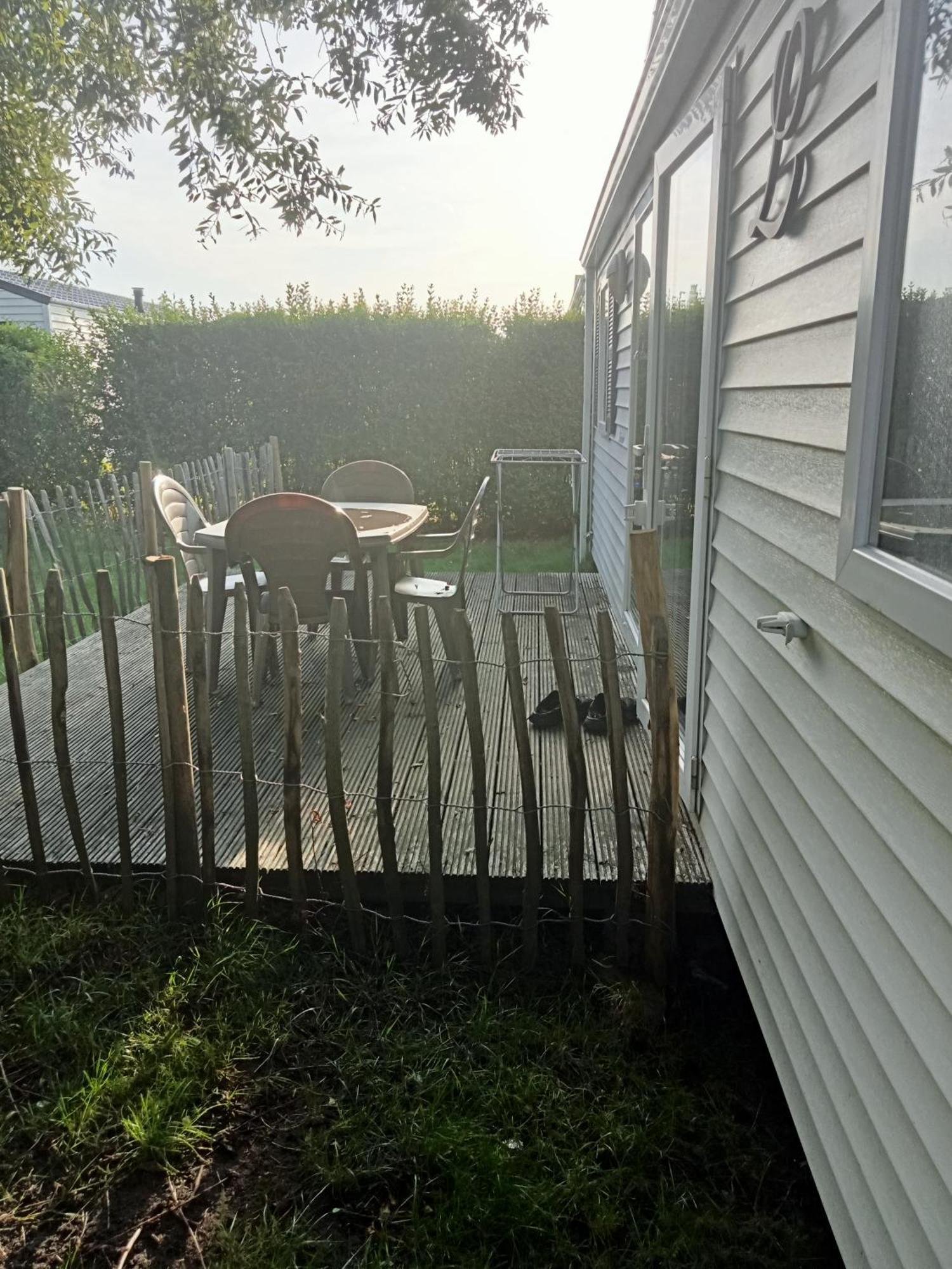 Luxueuze Stacaravan 4Pers Met Terras En Tuintje Bredene Exterior photo